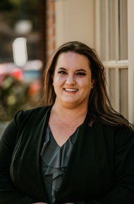 Portrait of Maddie Viens, Realtor, Broker